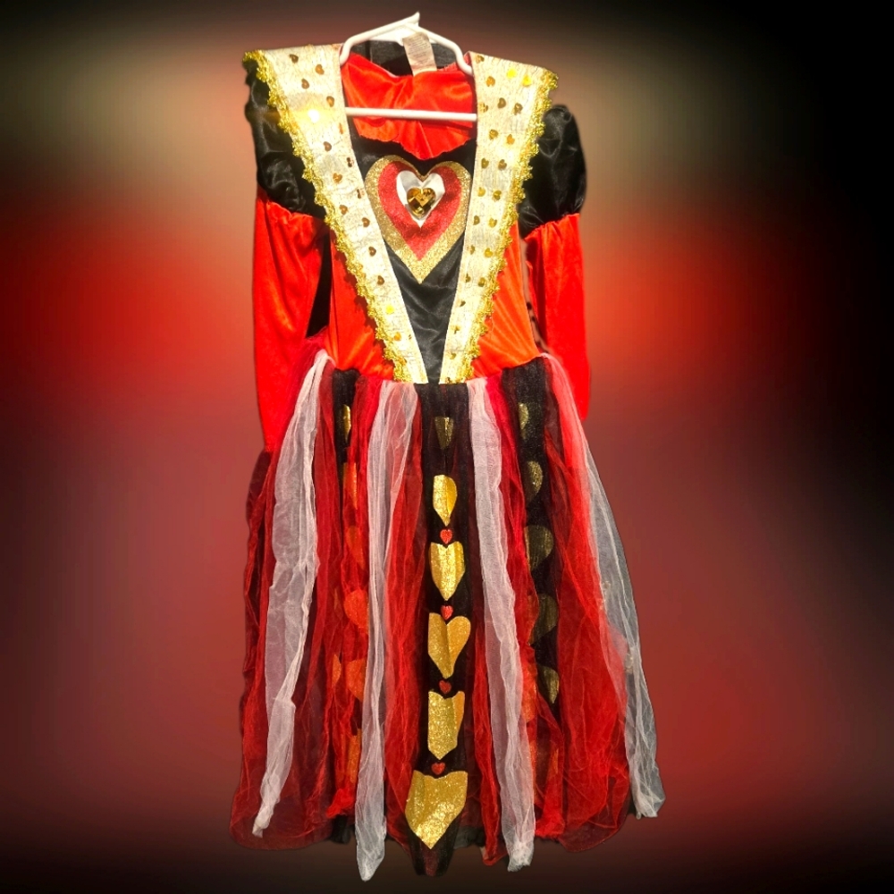 Pre-owned Toddler size 4-6 Queen of Hearts costume